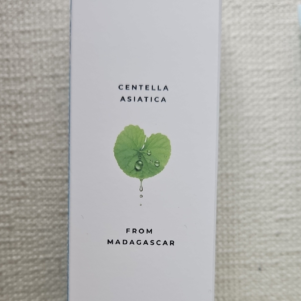 Centella Hyalu-Cica Sleeping Pack - Light Blue - Picture 5 of 11